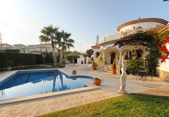 Вилла на Miami Playa - LIDIA Villa piscina privada, jardín, Wifi gratis Вилла на Miami Playa - LIDIA Villa piscina privada, jardín, Wifi gratis