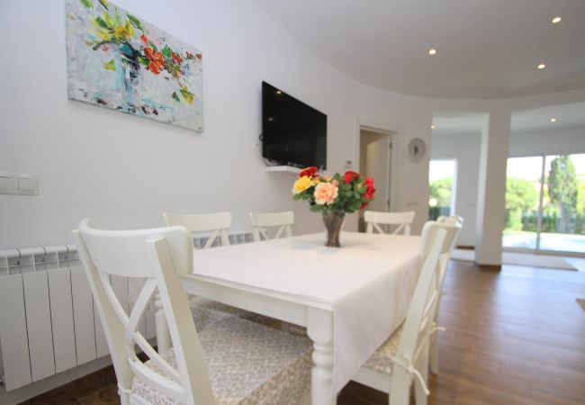 Вилла на Miami Playa - CAMILA Villa piscina privada, jardín y Wifi gratis Вилла на Miami Playa - CAMILA Villa piscina privada, jardín y Wifi gratis