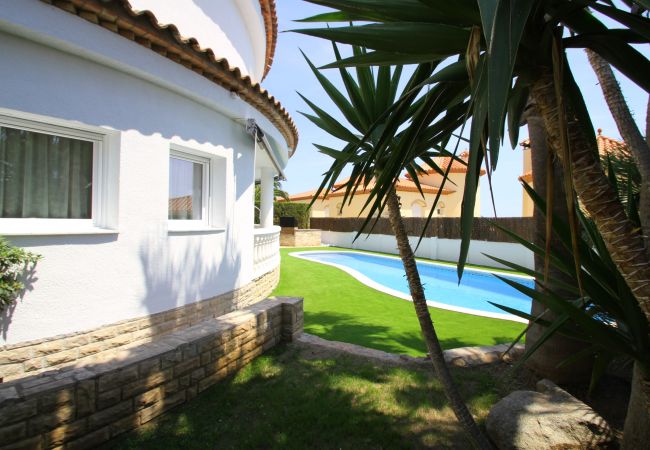 Вилла на Miami Playa - ALAMO Gran villa piscina privada y WiFi gratis Вилла на Miami Playa - ALAMO Gran villa piscina privada y WiFi gratis