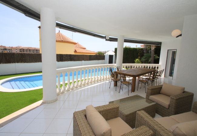 Вилла на Miami Playa - ALAMO Gran villa piscina privada y WiFi gratis Вилла на Miami Playa - ALAMO Gran villa piscina privada y WiFi gratis