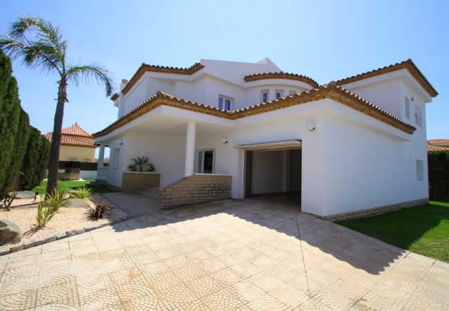 Вилла на Miami Playa - ALAMO Gran villa piscina privada y WiFi gratis Вилла на Miami Playa - ALAMO Gran villa piscina privada y WiFi gratis