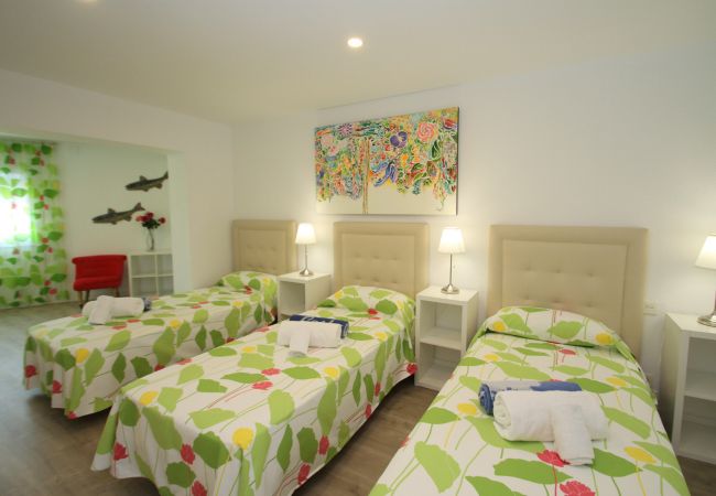 Вилла на Miami Playa - ALAMO Gran villa piscina privada y WiFi gratis Вилла на Miami Playa - ALAMO Gran villa piscina privada y WiFi gratis