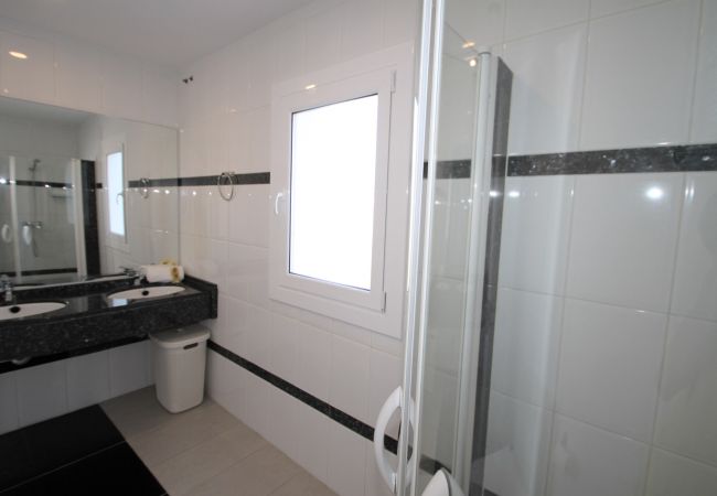 Вилла на Miami Playa - ALAMO Gran villa piscina privada y WiFi gratis Вилла на Miami Playa - ALAMO Gran villa piscina privada y WiFi gratis