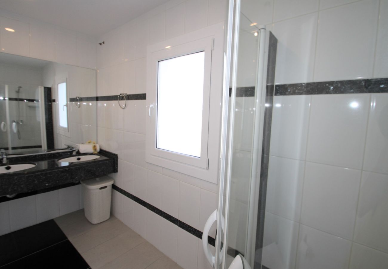 Вилла на Миами Плайя - ALAMO Gran villa piscina privada y WiFi gratis Вилла на Миами Плайя - ALAMO Gran villa piscina privada y WiFi gratis