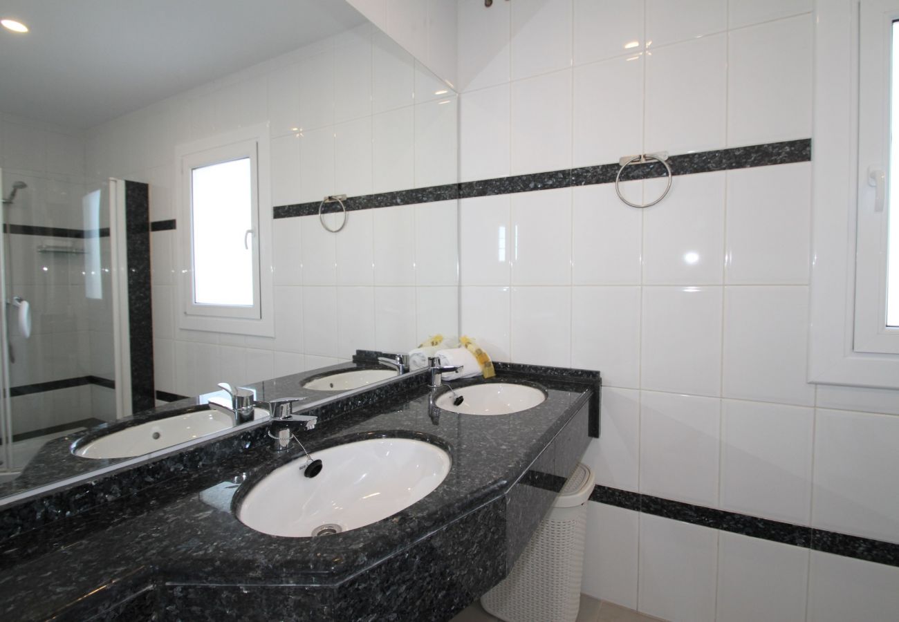 Вилла на Миами Плайя - ALAMO Gran villa piscina privada y WiFi gratis Вилла на Миами Плайя - ALAMO Gran villa piscina privada y WiFi gratis