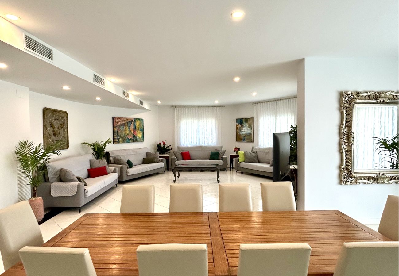 Вилла на Миами Плайя - ALAMO Gran villa piscina privada y WiFi gratis Вилла на Миами Плайя - ALAMO Gran villa piscina privada y WiFi gratis