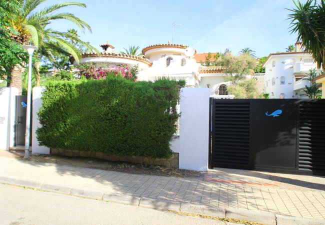 Вилла на Miami Playa - CORAL Villa piscina privada, jardín, Wifi gratis Вилла на Miami Playa - CORAL Villa piscina privada, jardín, Wifi gratis