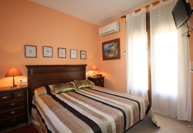 Таунхаус на Miami Playa - RIOJA Adosado jardín, BBQ, piscina y Wifi gratis Таунхаус на Miami Playa - RIOJA Adosado jardín, BBQ, piscina y Wifi gratis