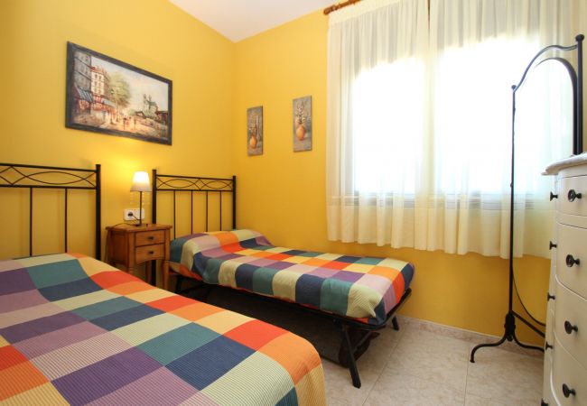 Таунхаус на Miami Playa - RIOJA Adosado jardín, BBQ, piscina y Wifi gratis Таунхаус на Miami Playa - RIOJA Adosado jardín, BBQ, piscina y Wifi gratis