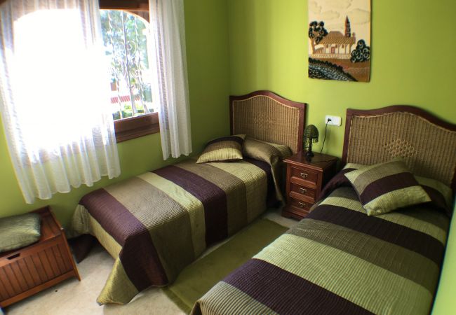 Таунхаус на Miami Playa - RIOJA Adosado jardín, BBQ, piscina y Wifi gratis Таунхаус на Miami Playa - RIOJA Adosado jardín, BBQ, piscina y Wifi gratis