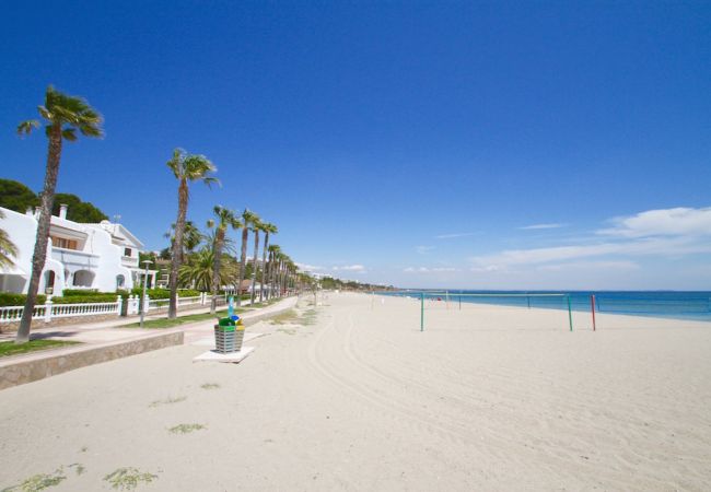 Таунхаус на Miami Playa - CASABLANCA 1ª línea mar con BBQ y Wifi Таунхаус на Miami Playa - CASABLANCA 1ª línea mar con BBQ y Wifi