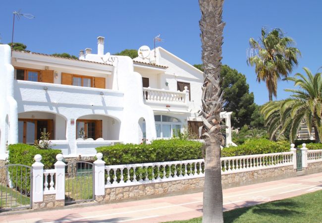 Таунхаус на Miami Playa - CASABLANCA 1ª línea mar con BBQ y Wifi Таунхаус на Miami Playa - CASABLANCA 1ª línea mar con BBQ y Wifi