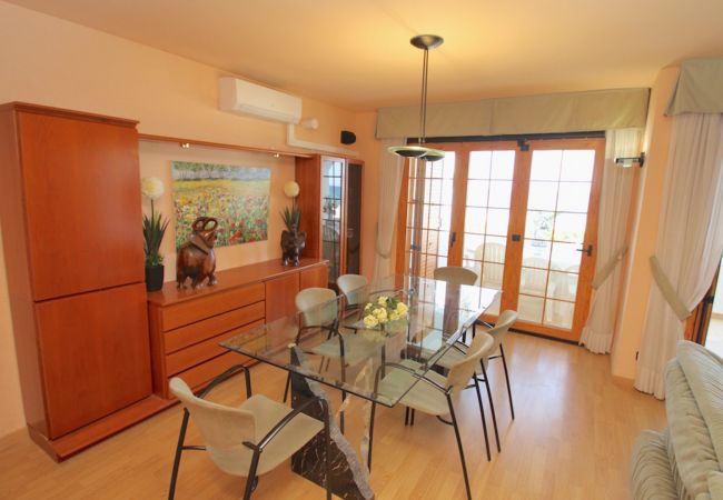 Таунхаус на Miami Playa - CASABLANCA 1ª línea mar con BBQ y Wifi Таунхаус на Miami Playa - CASABLANCA 1ª línea mar con BBQ y Wifi