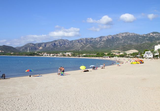 Вилла на Hospitalet de L´Infant - PERLA Gran villa piscina privada y WiFi gratis Вилла на Hospitalet de L´Infant - PERLA Gran villa piscina privada y WiFi gratis