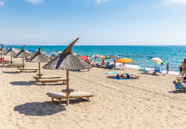 Таунхаус на Миами Плайя - BEDOL1 Adosado jardín, piscina comun, WiFi gratis Таунхаус на Миами Плайя - BEDOL1 Adosado jardín, piscina comun, WiFi gratis