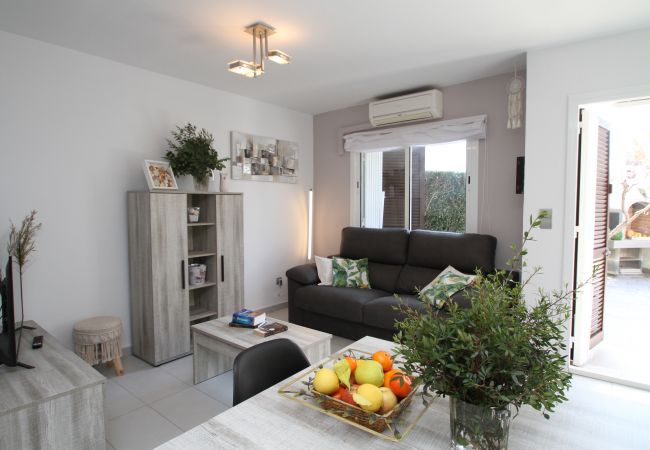 Таунхаус на Miami Playa - CALETA adosado 1ª línea del mar, piscina comun Таунхаус на Miami Playa - CALETA adosado 1ª línea del mar, piscina comun