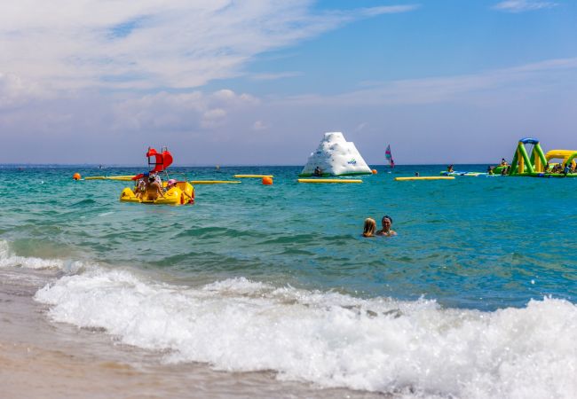 Таунхаус на Miami Playa - CALETA adosado 1ª línea del mar, piscina comun Таунхаус на Miami Playa - CALETA adosado 1ª línea del mar, piscina comun