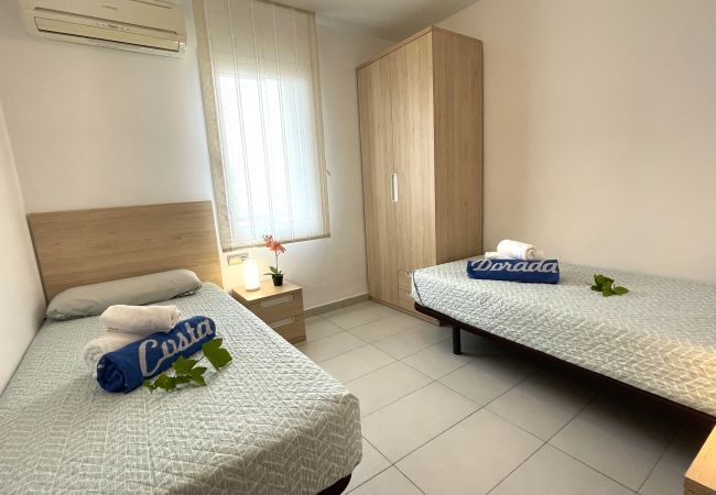 Таунхаус на Miami Playa - CALETA adosado 1ª línea del mar, piscina comun Таунхаус на Miami Playa - CALETA adosado 1ª línea del mar, piscina comun