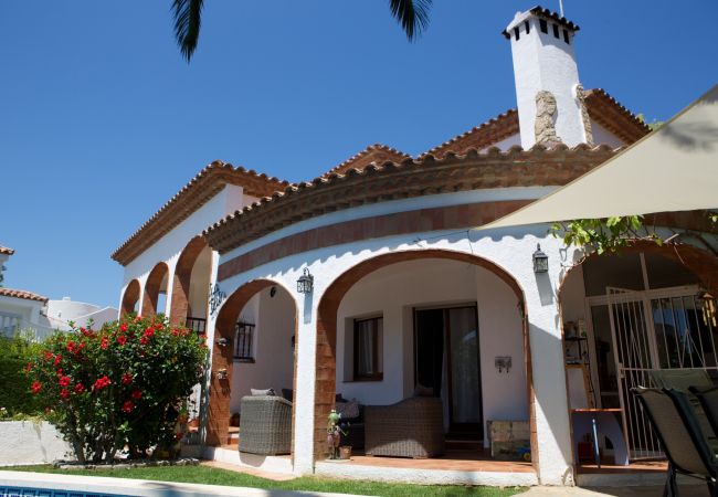 Вилла на Miami Playa - DAMA Villa con piscina privada Вилла на Miami Playa - DAMA Villa con piscina privada