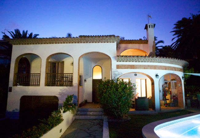 Вилла на Miami Playa - DAMA Villa con piscina privada Вилла на Miami Playa - DAMA Villa con piscina privada