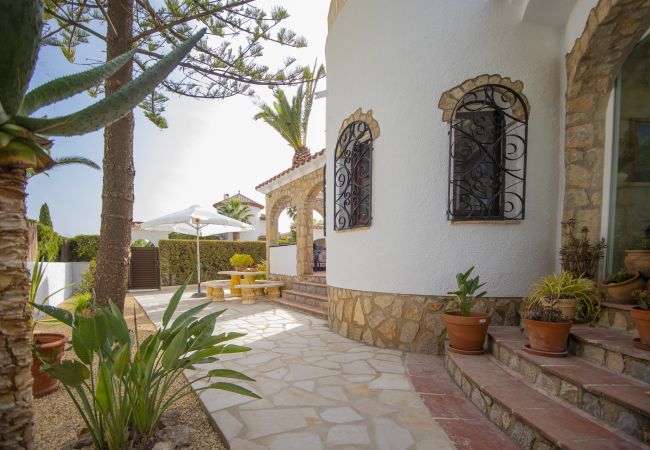 Вилла на Миами Плайя - MAGNOLIA villa con piscina al lado de la playa Вилла на Миами Плайя - MAGNOLIA villa con piscina al lado de la playa