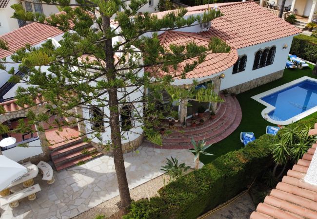 Вилла на Миами Плайя - MAGNOLIA villa con piscina al lado de la playa Вилла на Миами Плайя - MAGNOLIA villa con piscina al lado de la playa