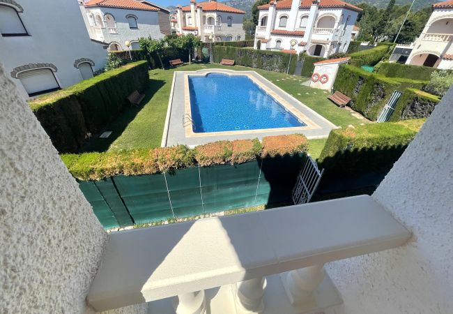 Таунхаус на Miami Playa - MASIA4 adosado con piscina comunitaria Таунхаус на Miami Playa - MASIA4 adosado con piscina comunitaria