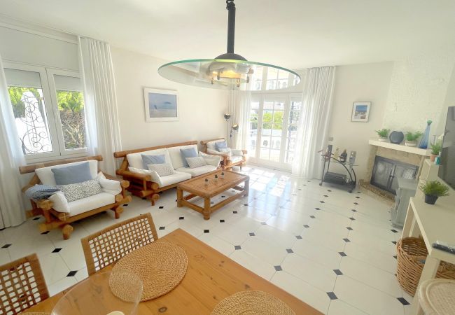 Таунхаус на Miami Playa - LOTUS villa adosada cerca de la playa Таунхаус на Miami Playa - LOTUS villa adosada cerca de la playa