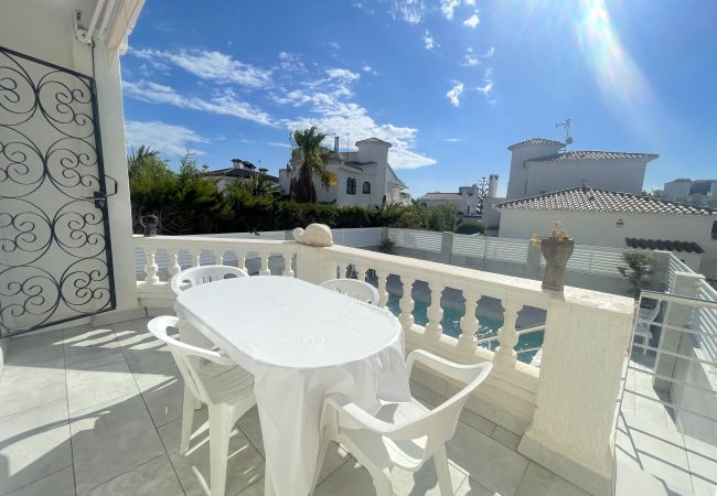 Таунхаус на Miami Playa - LOTUS villa adosada cerca de la playa Таунхаус на Miami Playa - LOTUS villa adosada cerca de la playa