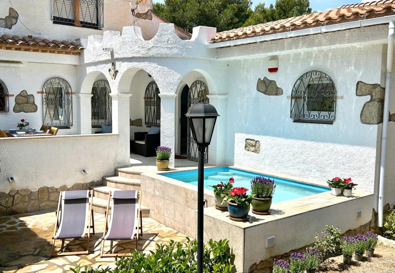 Вилла на Миами Плайя - YUCA Villa para 4 personas Вилла на Миами Плайя - YUCA Villa para 4 personas