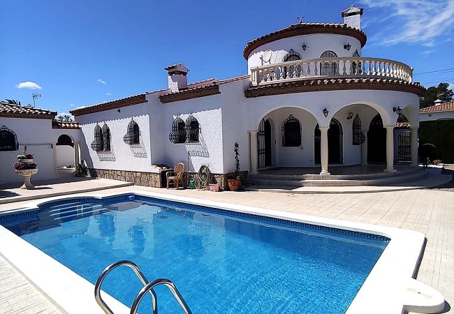 Вилла на Rustical Mont-roig - PLAYA RUSTICAL con piscina privada en zona verde