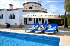Вилла на Rustical Mont-roig - PLAYA RUSTICAL con piscina privada en zona verde