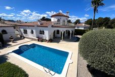 Вилла на Rustical Mont-roig - PLAYA RUSTICAL con piscina privada en zona verde
