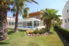 Villa en Hospitalet de l'Infant - CHALET INDEPENDIENTE PUERTO