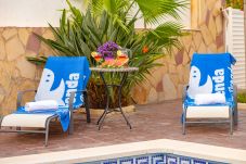 Villa en Miami Playa - Villa con piscina privada en PINO ALTO